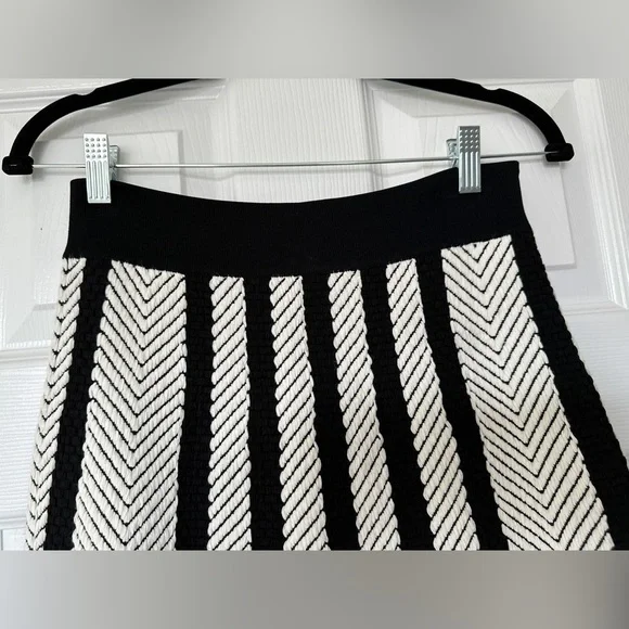 MAJE Mini Skirt Size 1 - Picture 4 of 7